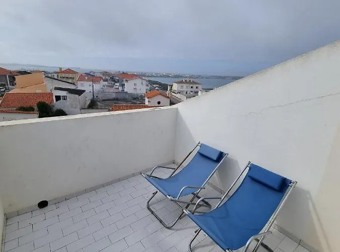 Be Surfhouse בית הארחה בליאל